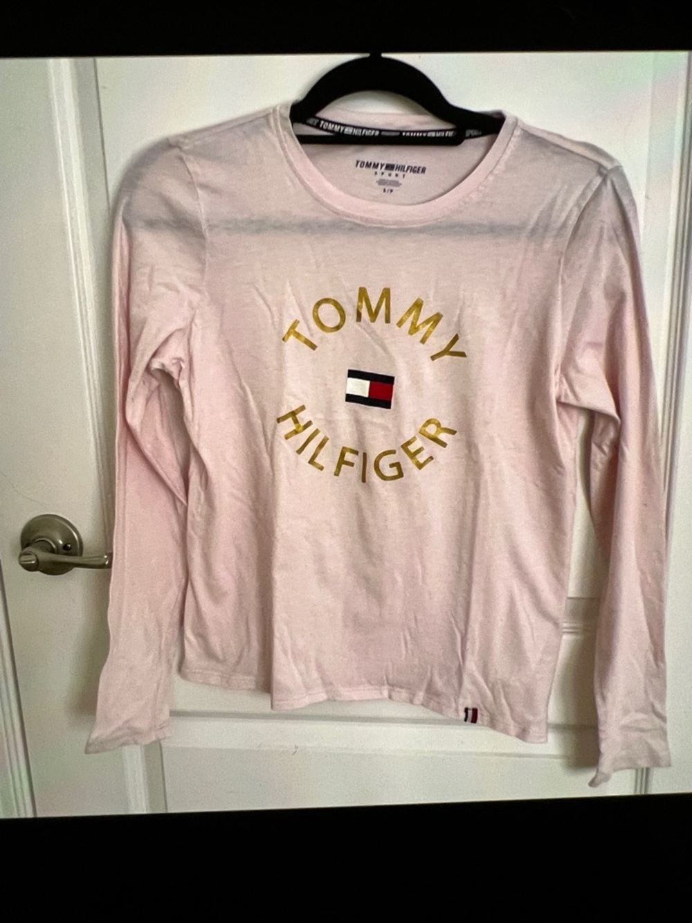 Tommy Hilfiger Light Pink Long-Sleeve Logo Tee with Gold Lettering